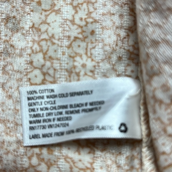 Universal Thread Ruffle Top - Picture 9 of 11